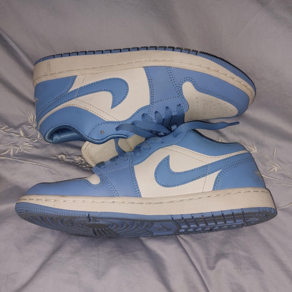 Jordan 1 Low Unc  Womens 8.5
